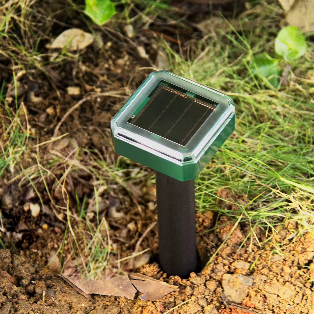 Répulsif Solaire Anti-Taupes et Serpents